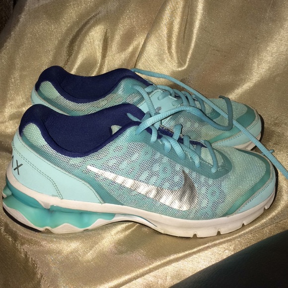 Nike Other - 🛍 Nike reax tennis shoes